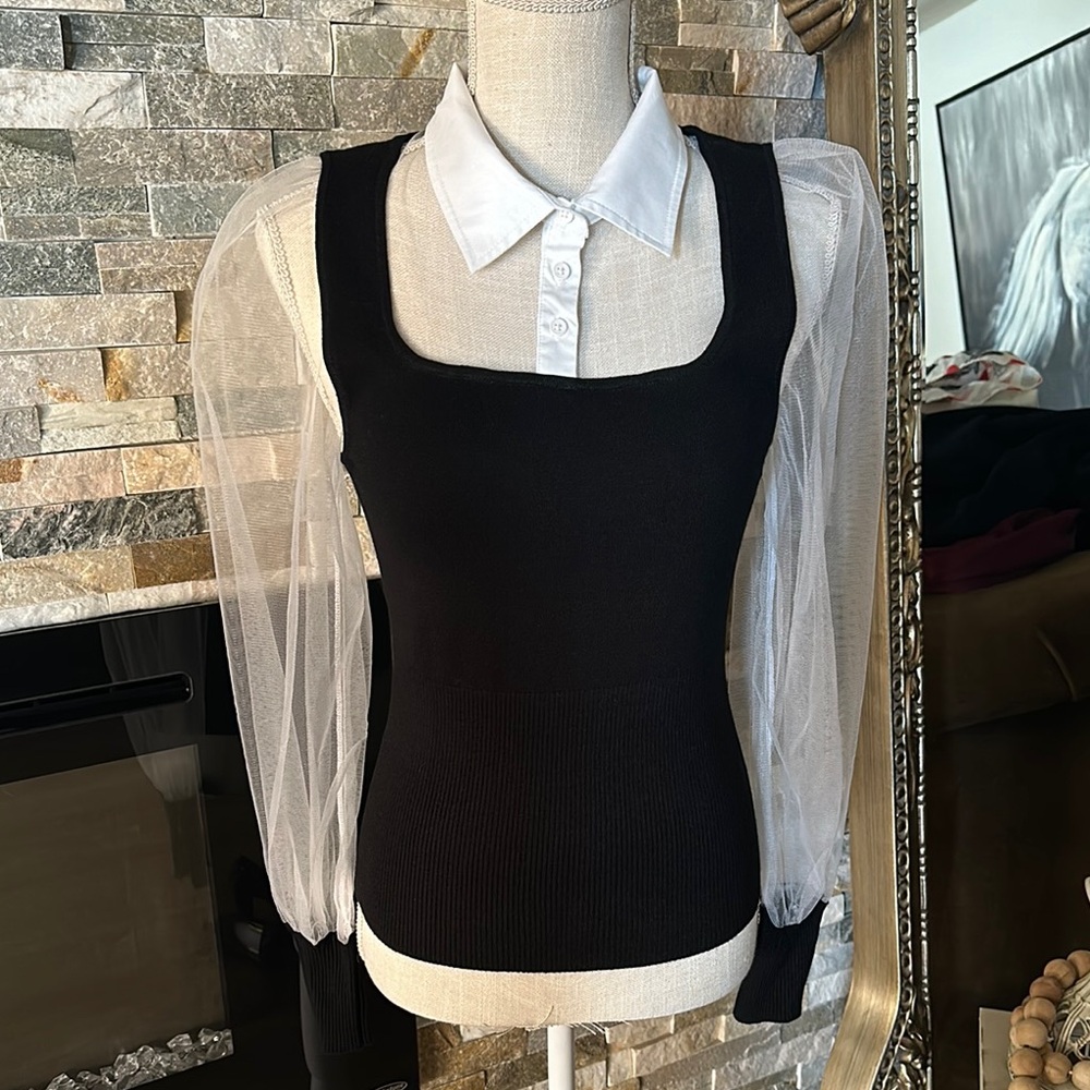 New York & Company Black and White Fitted Button Down Blouse